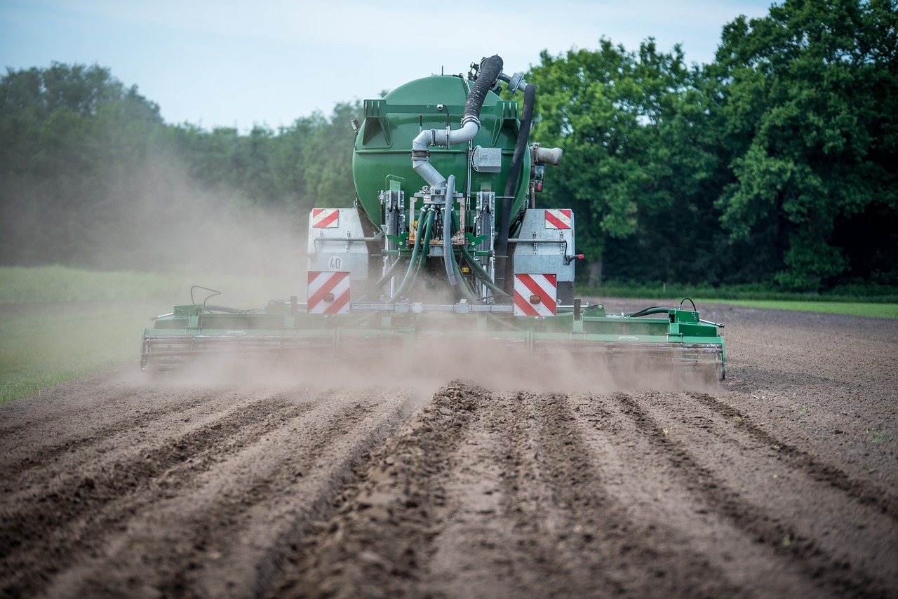 tractor, slurry, slurry tanker-3486285.jpg