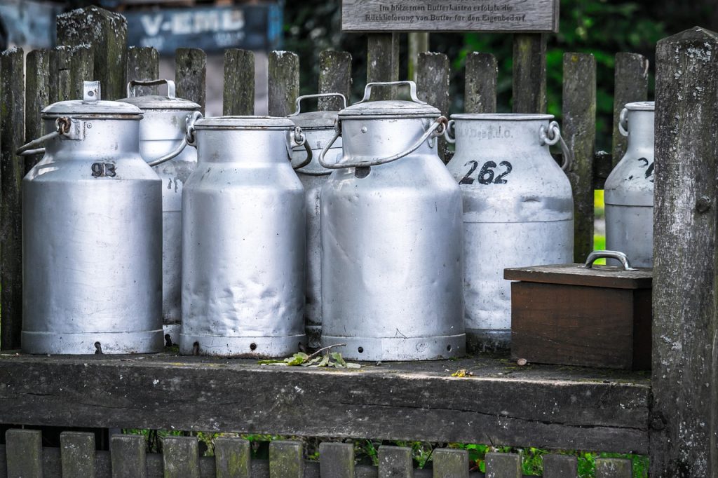 milk cans, can, milk, agriculture, dairy farming, vessel, milk, milk, milk, milk, milk, dairy farming-1659157.jpg