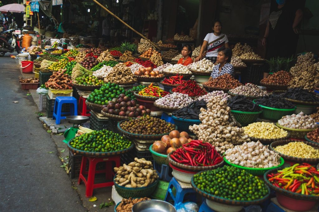 market, vietnam, street photography, people, vegetable, travel-4824802.jpg