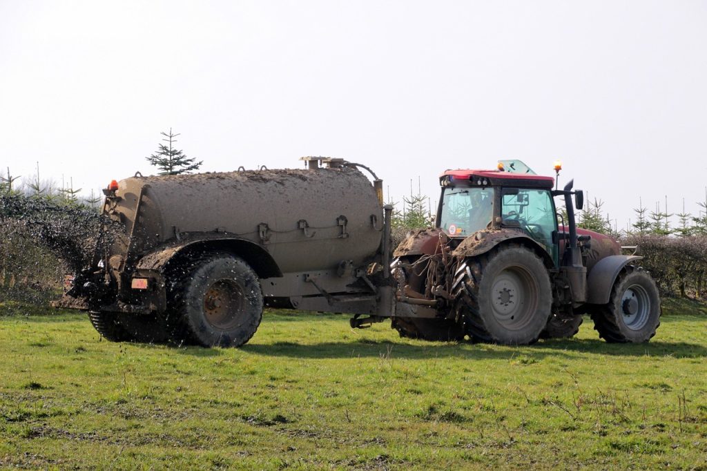 slurry tank, slurry, manure, tractor, to distribute, natural fertilizer, agriculture, nature, field, fragrance, slurry, slurry, slurry, slurry, slurry, manure-1303058.jpg