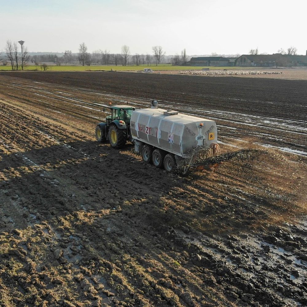 agriculture, rural, fertilization, countryside, manure, field, outdoors, manure, manure, manure, manure, manure-6533173.jpg