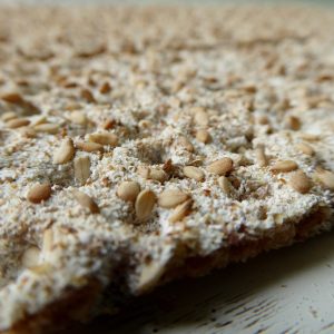 cracks-crispbread-loaf-sweden-sesame-sesame-seeds-food-baked-goods-sesambrot-bread-slice-817570 cracks, crispbread, loaf, sweden, sesame, sesame seeds, food, baked goods, sesambrot, bread slice-817570.jpg